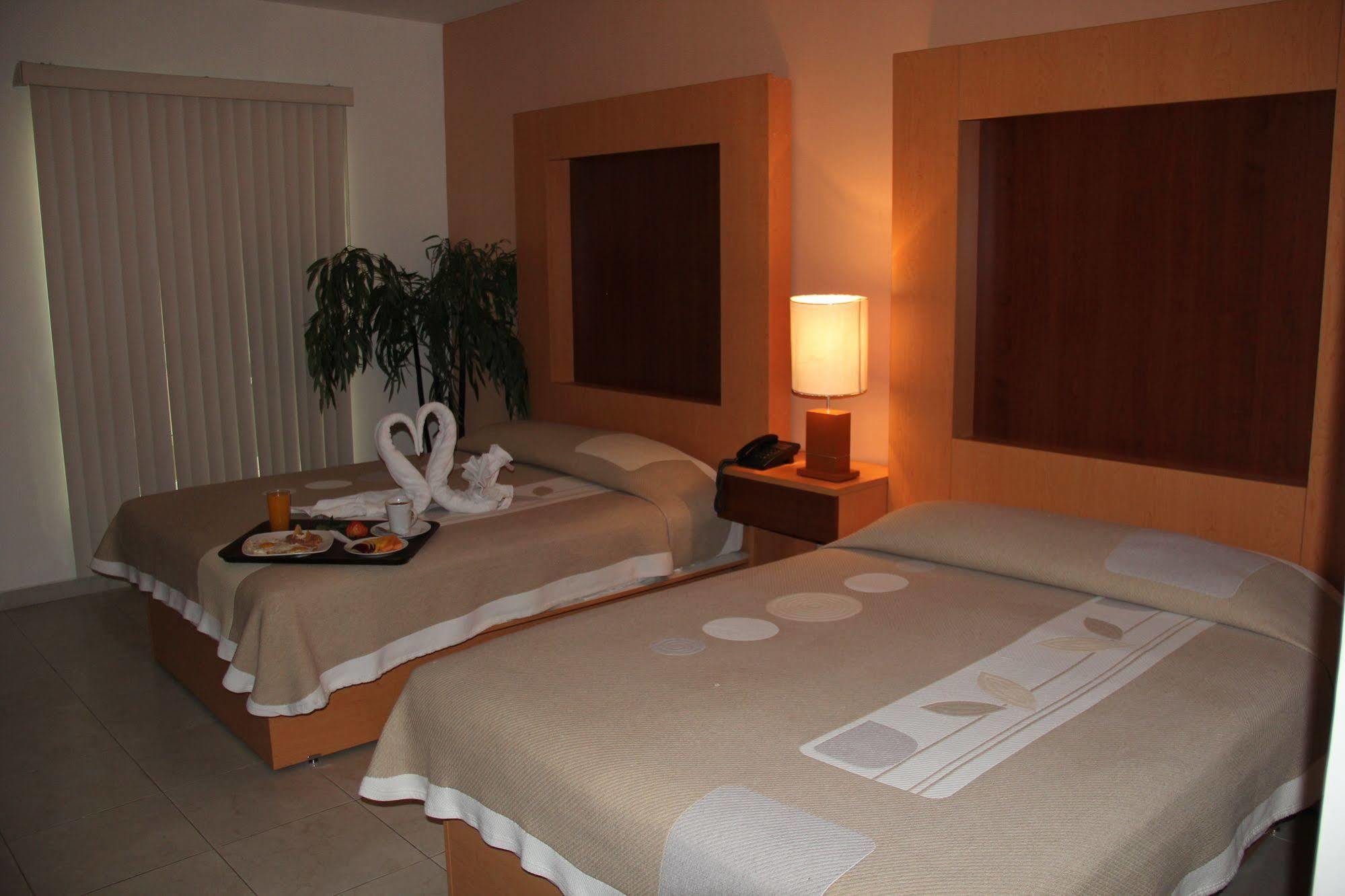 Hotel Real Zapopan Buitenkant foto