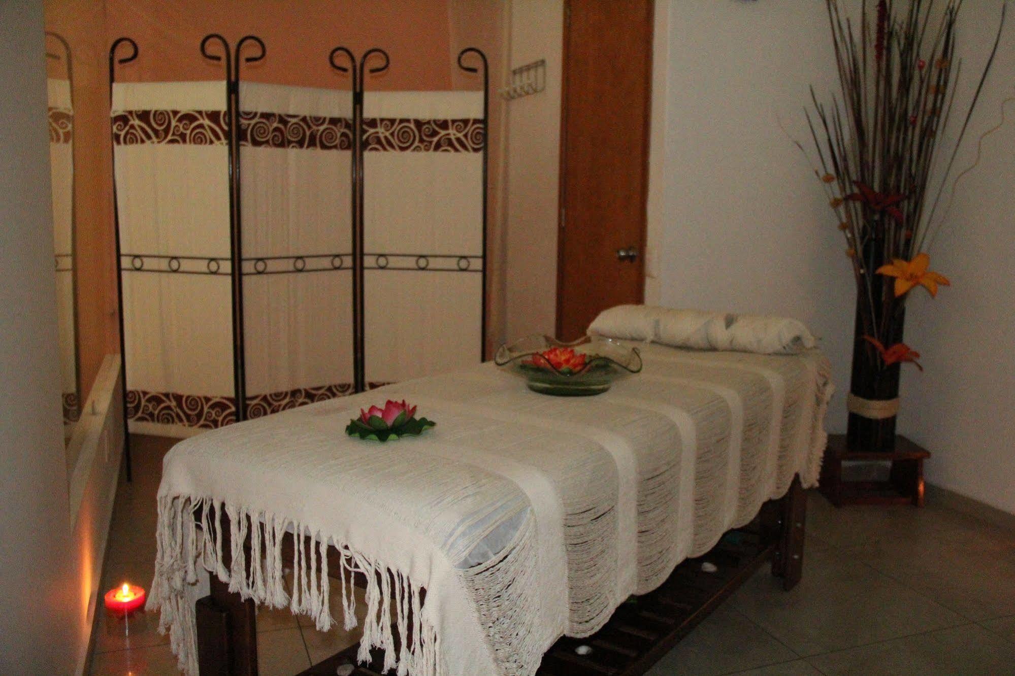 Hotel Real Zapopan Buitenkant foto